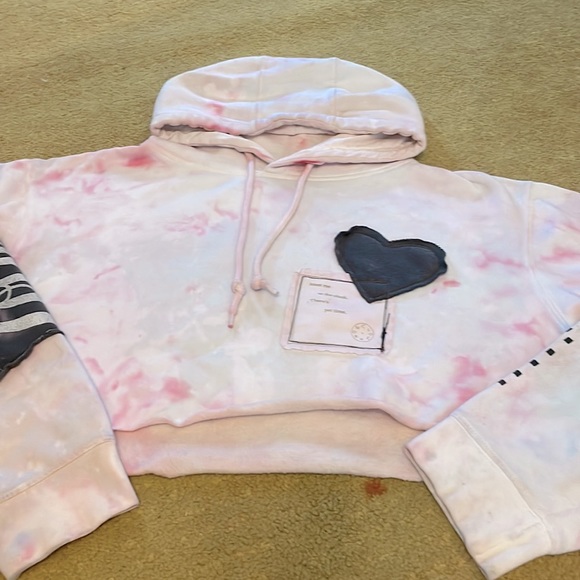 Upcycled bleach dyed recycled patch crop top hoodie - Picture 2 of 9